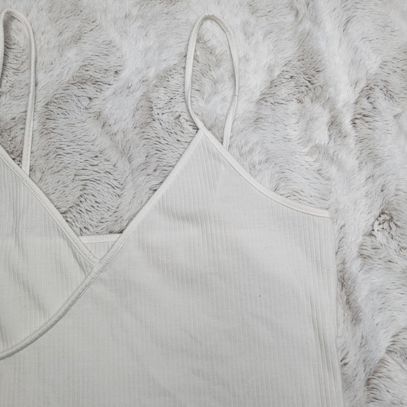 Basics By Pacsun White Ribbed V Neck Cami Tank Top Size L - Picture 5 of 11
